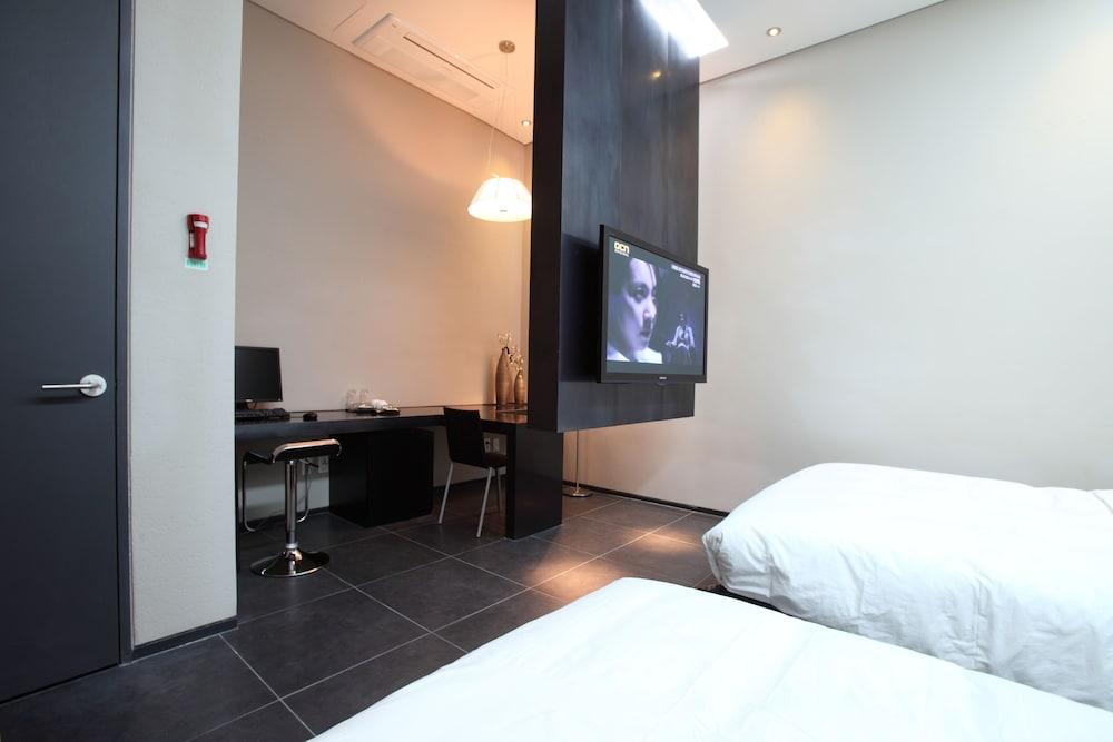 Hotel Irene Myeongdong 3*